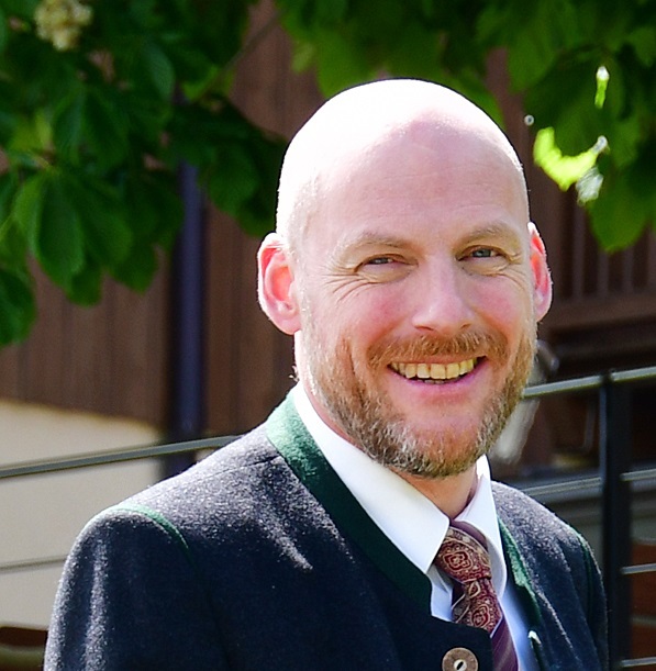 Dr. Andreas Wüstefeld