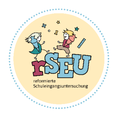 Rundes hellgelbes Logo mit Rand aus blauen Punkten. Im Kreis zwei tanzende Kinder, die Schultüten halten.  Darunter grosse Schrift "rSEU" und in kleiner Schrift "reformierte Schuleingangsuntersuchung"