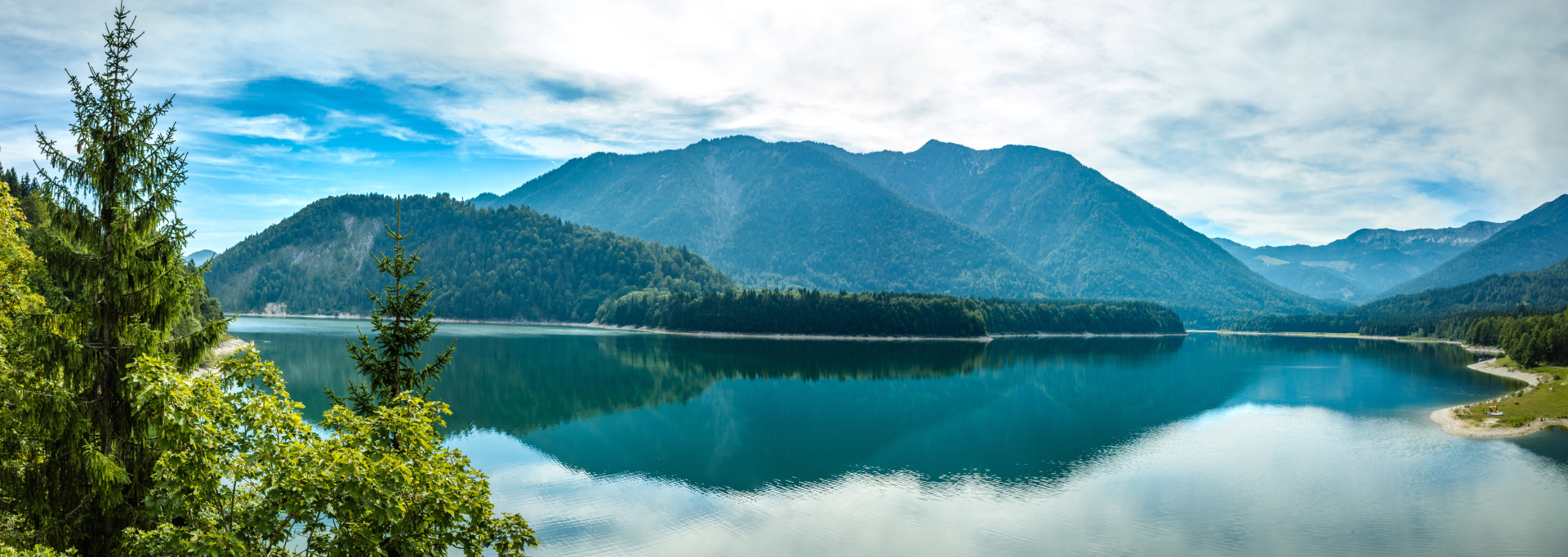 Panoramama of Sylvensteinsee Fotografie mit Panoramaufnahme des Sylvensteinsees